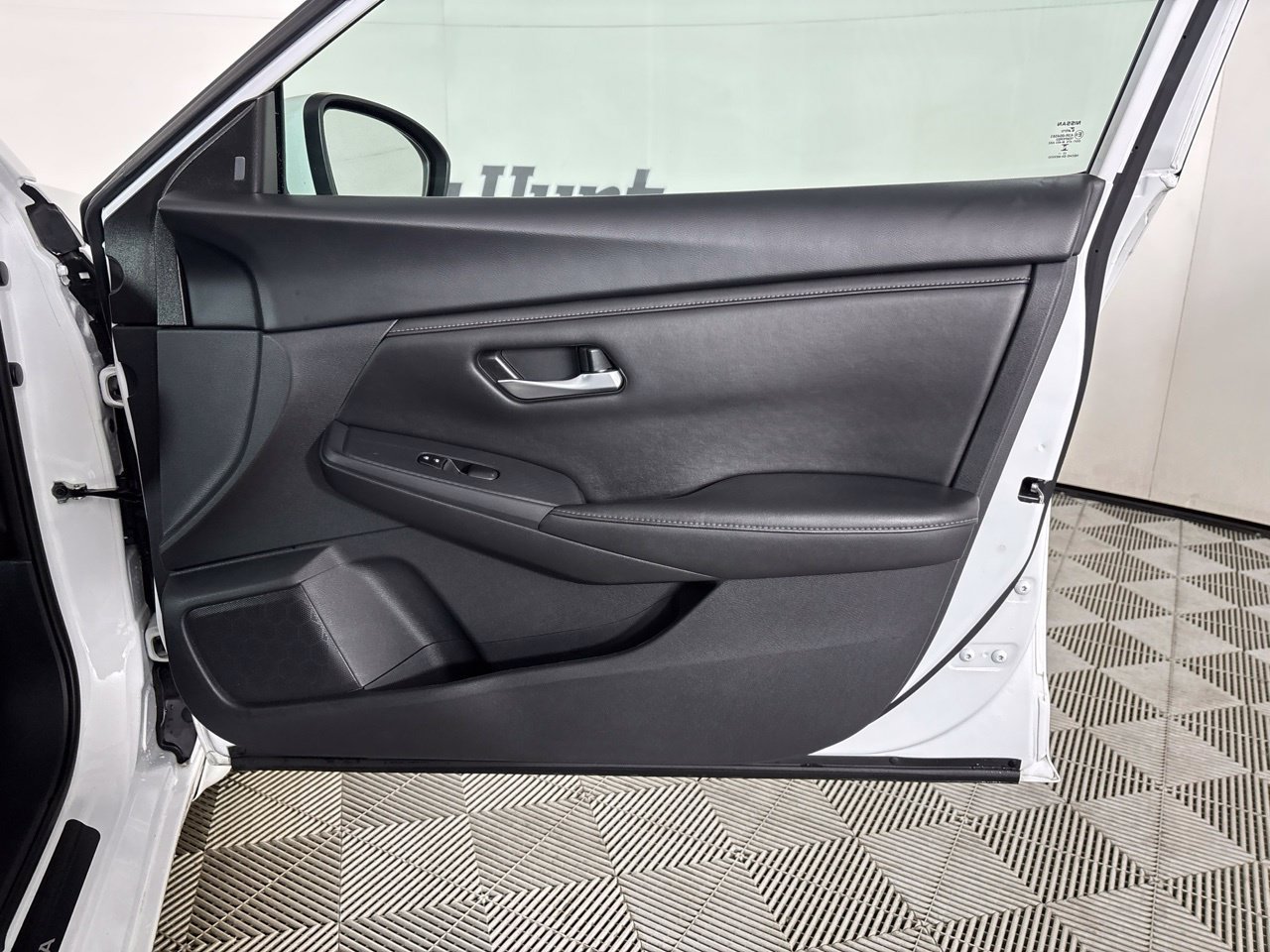 Used 2024 Nissan Sentra SV FWD image 28