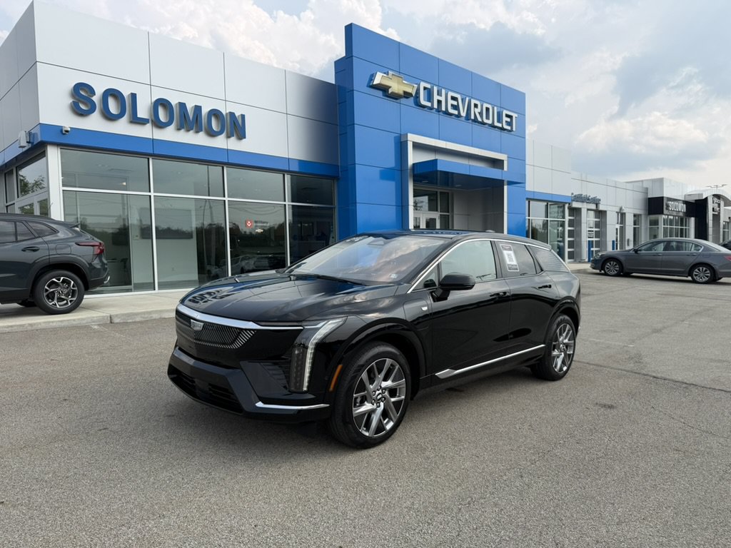 Certified 2025 Cadillac Optiq Luxury 2 w/ LPO, Floor Liner Package AWD/4WD image 2