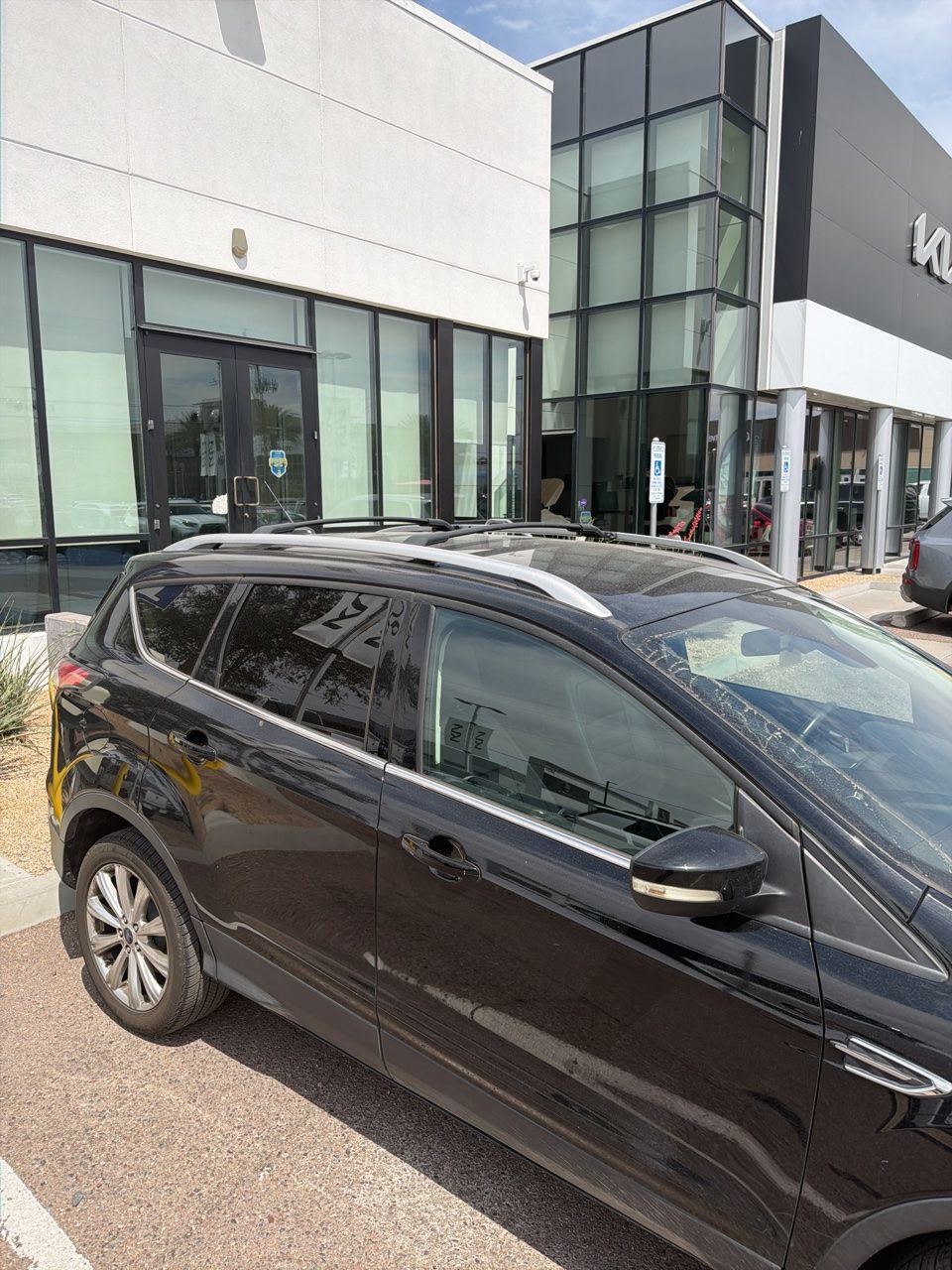 Used 2017 Ford Escape Titanium image 9