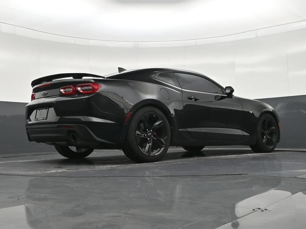 Used 2020 Chevrolet Camaro LT RWD image 27