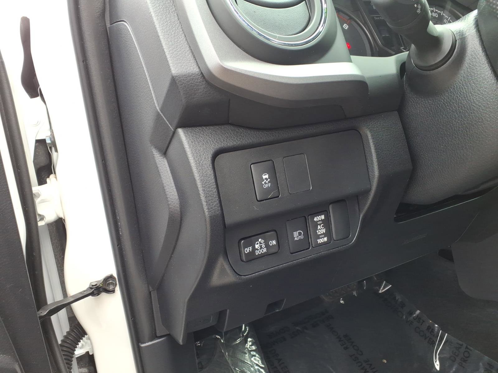 Certified 2023 Toyota Tacoma TRD Off-Road AWD/4WD image 17