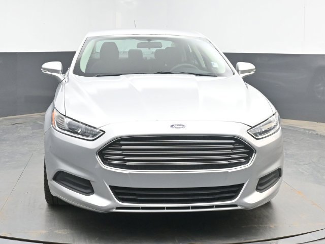 Used 2016 Ford Fusion SE FWD image 3