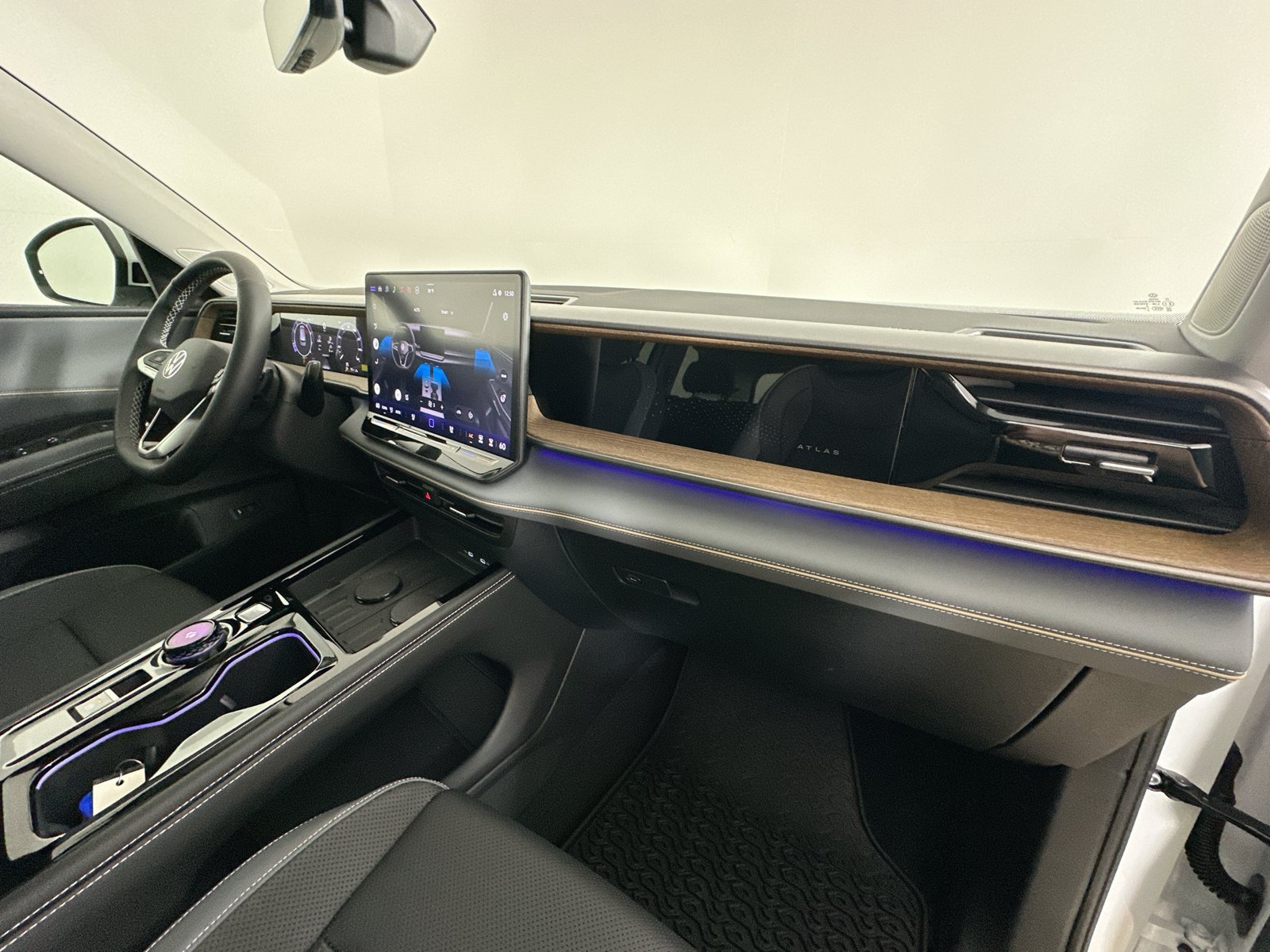 New 2027 Volkswagen Atlas SE AWD/4WD image 45