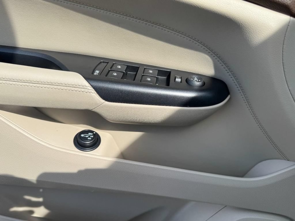 Used 2013 Cadillac SRX Luxury AWD/4WD image 16