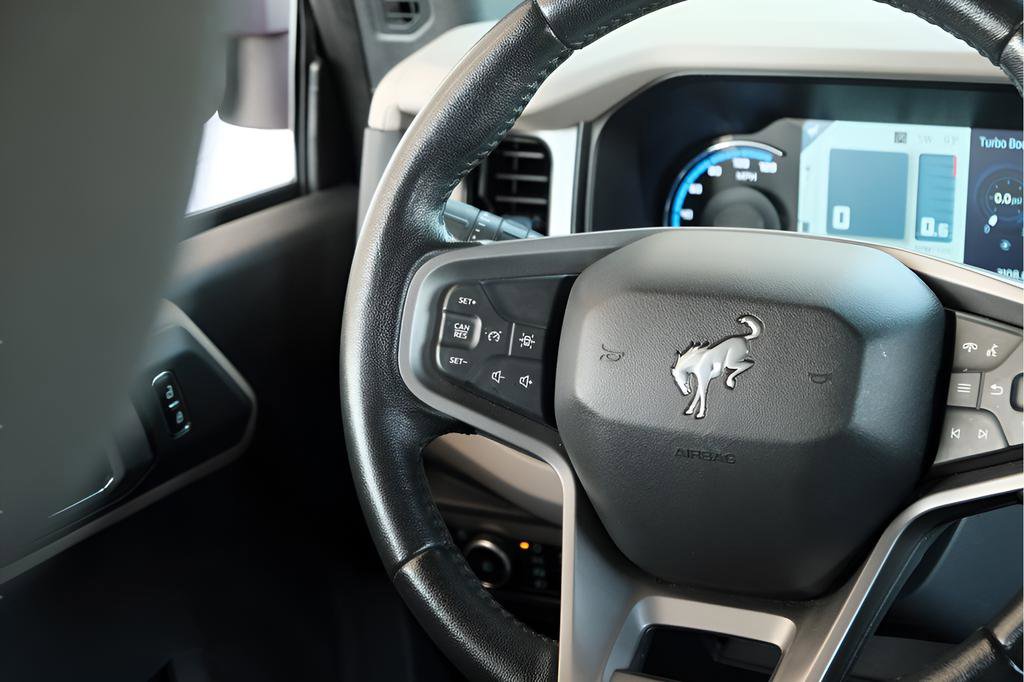 Used 2023 Ford Bronco Wildtrak AWD/4WD image 11