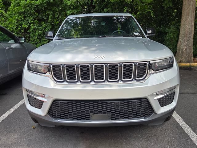 Used 2025 Jeep Grand Cherokee Limited RWD image 2
