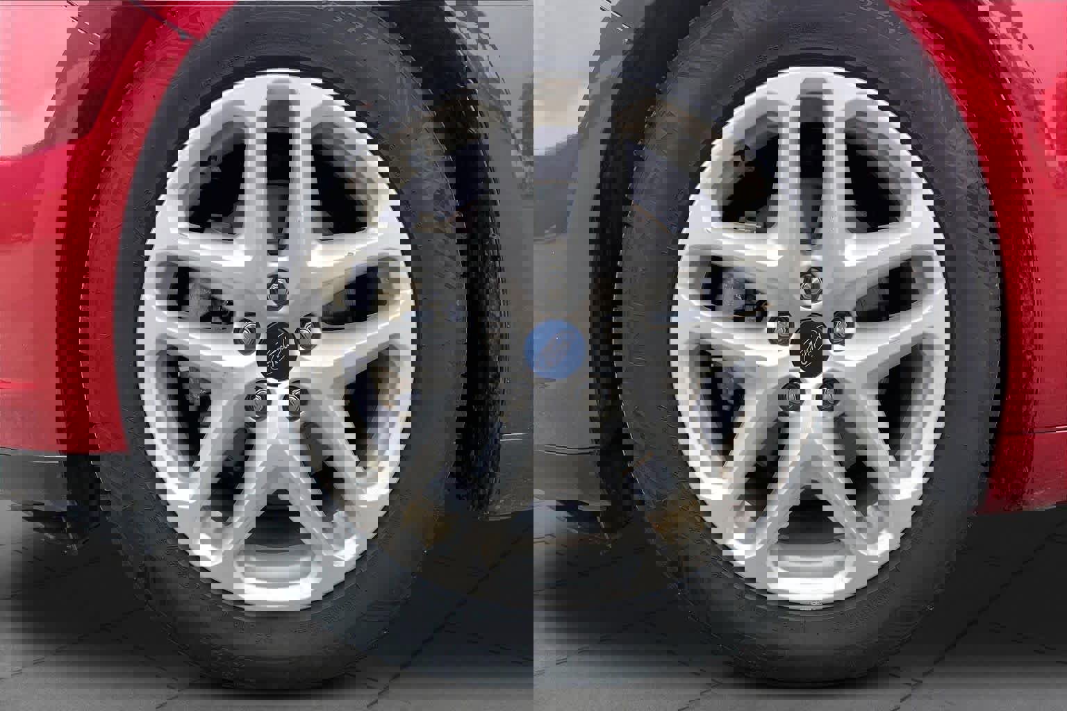 Used 2015 Ford Fusion SE FWD image 11