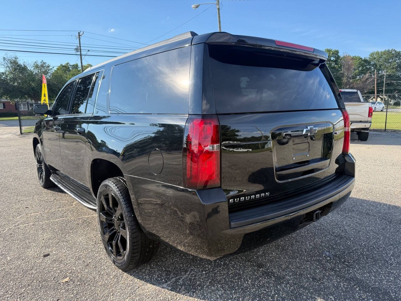 Used 2018 Chevrolet Suburban LT AWD/4WD image 22