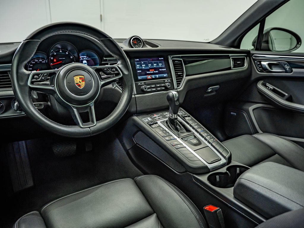 Used 2018 Porsche Macan AWD/4WD image 4