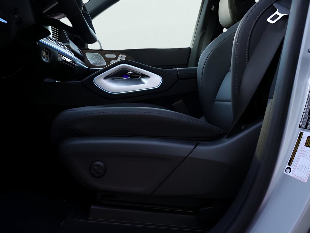 New 2025 Mercedes-Benz GLS 450 4MATIC image 40