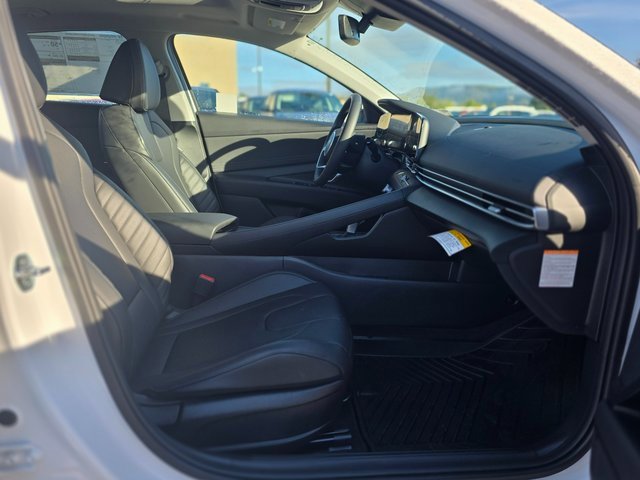 New 2025 Hyundai Elantra Limited image 8