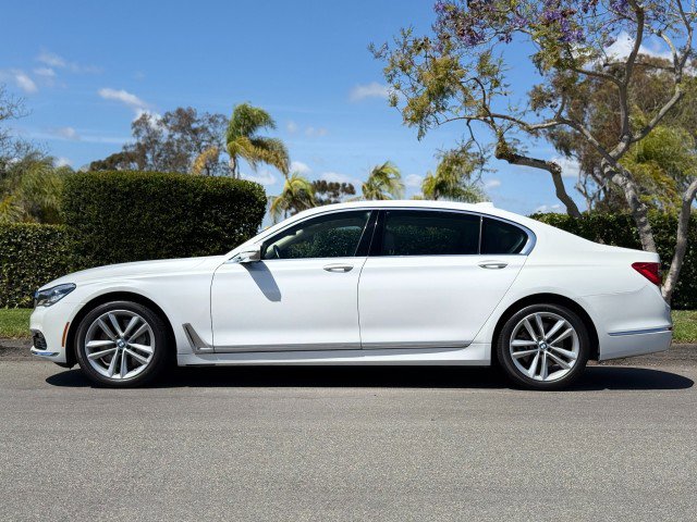 Used 2018 BMW 750i RWD image 2