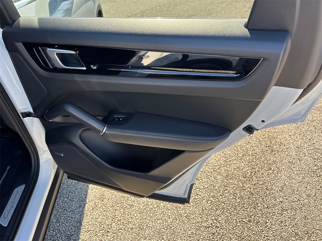Used 2019 Porsche Cayenne image 16