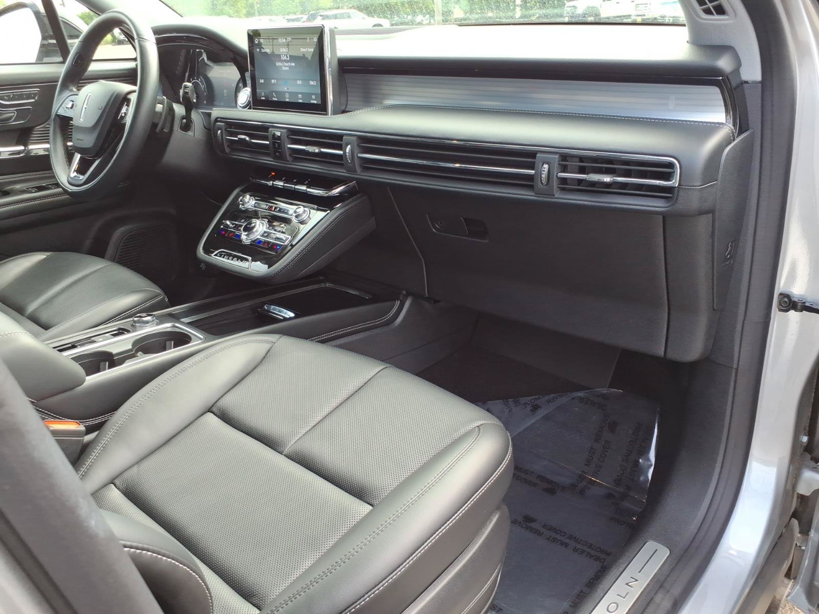 Used 2022 Lincoln Corsair AWD w/ Premium Package image 9