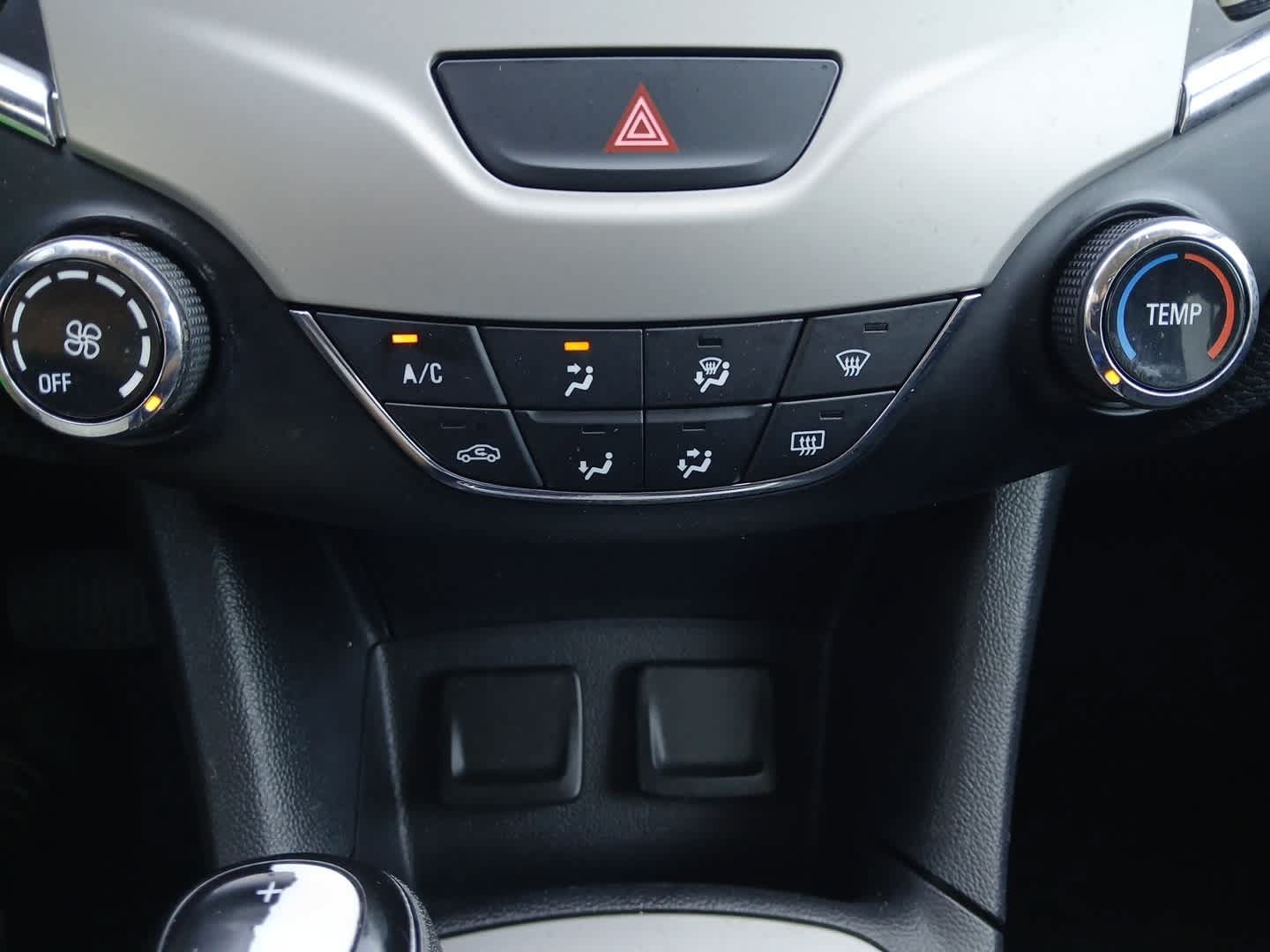 Used 2017 Chevrolet Cruze LS FWD image 27