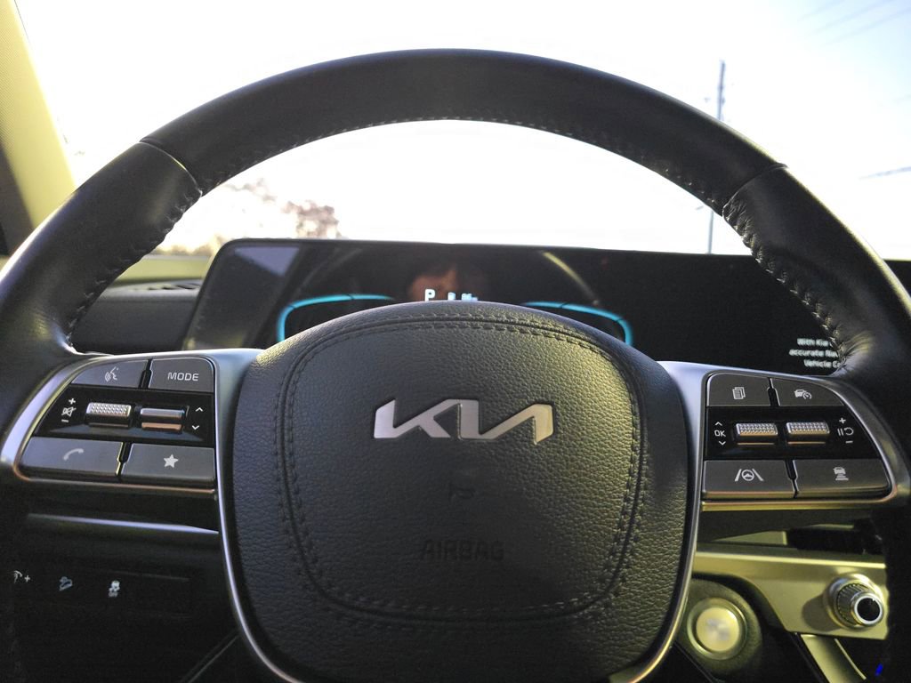 Used 2023 Kia Telluride S image 26