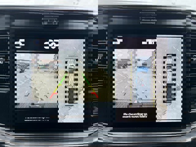 New 2026 Ford F250 Lariat w/ Black Appearance Package image 11