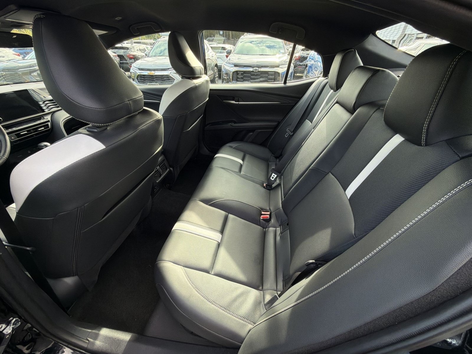 Used 2025 Toyota Camry SE FWD image 24