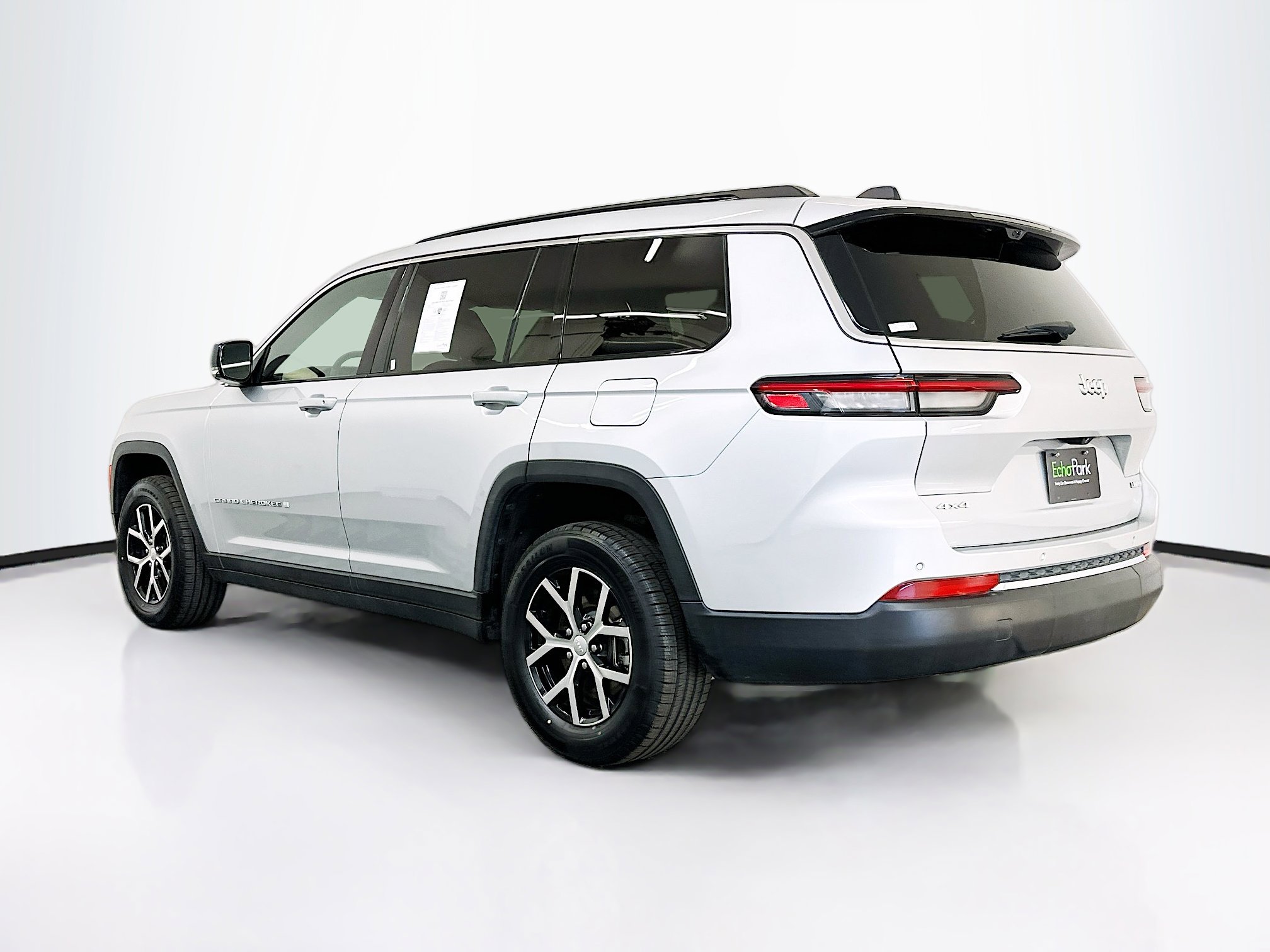 Used 2024 Jeep Grand Cherokee L Limited w/ Luxury Tech Group II image 5