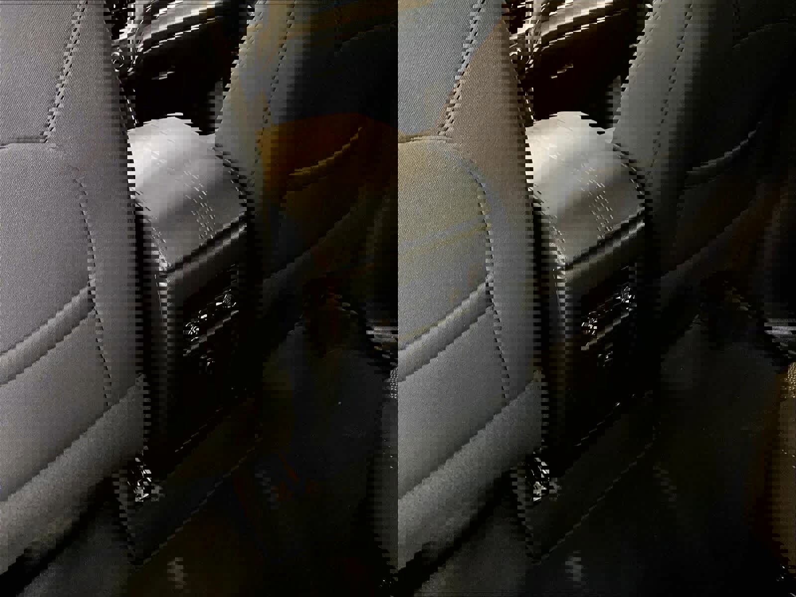 Used 2023 Chevrolet Traverse LT image 29