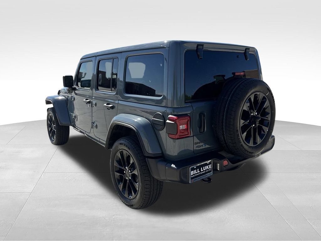 Used 2025 Jeep Wrangler Unlimited Sahara w/ Safety Group AWD/4WD image 7