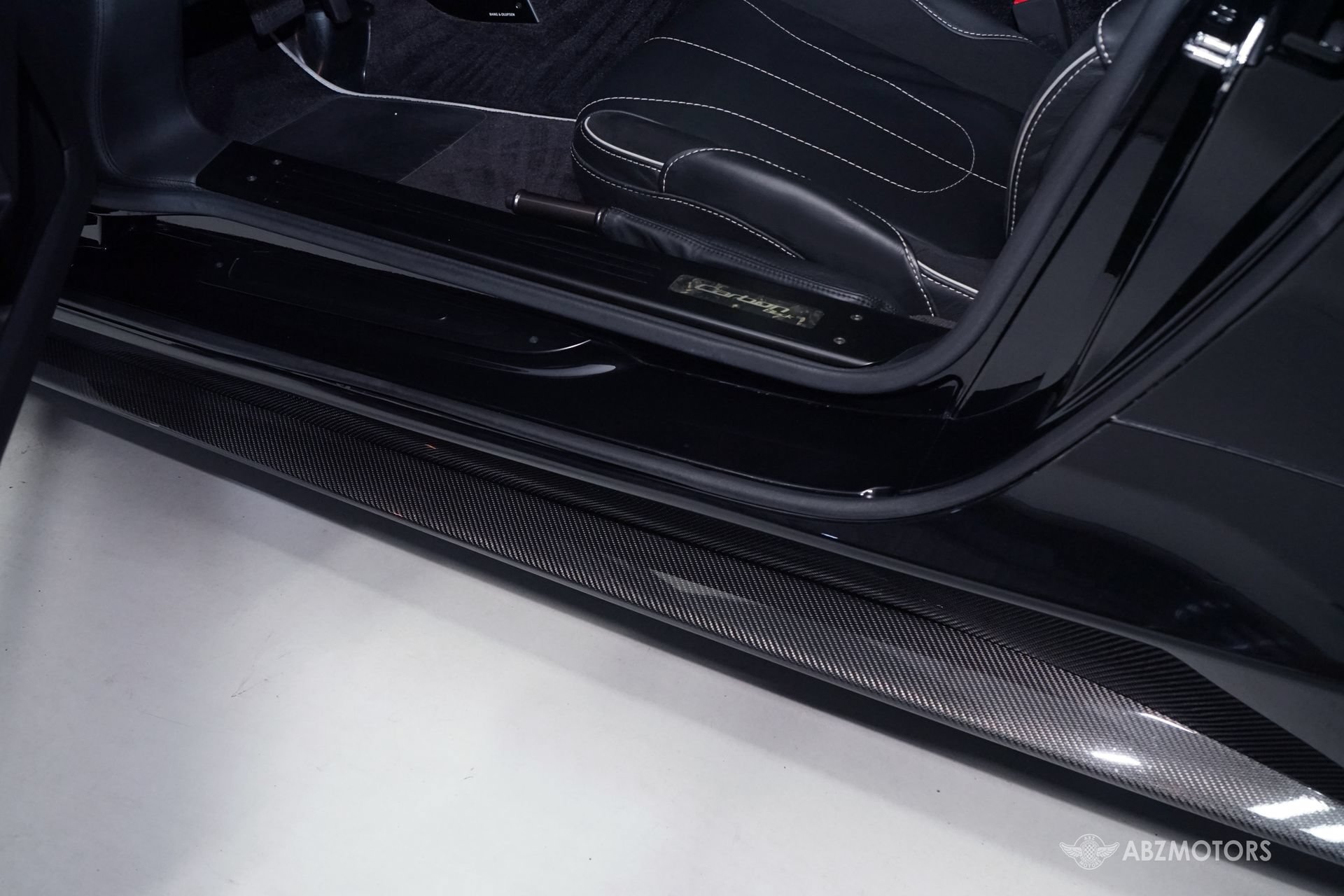 Used 2015 Aston Martin Vanquish Coupe RWD image 9