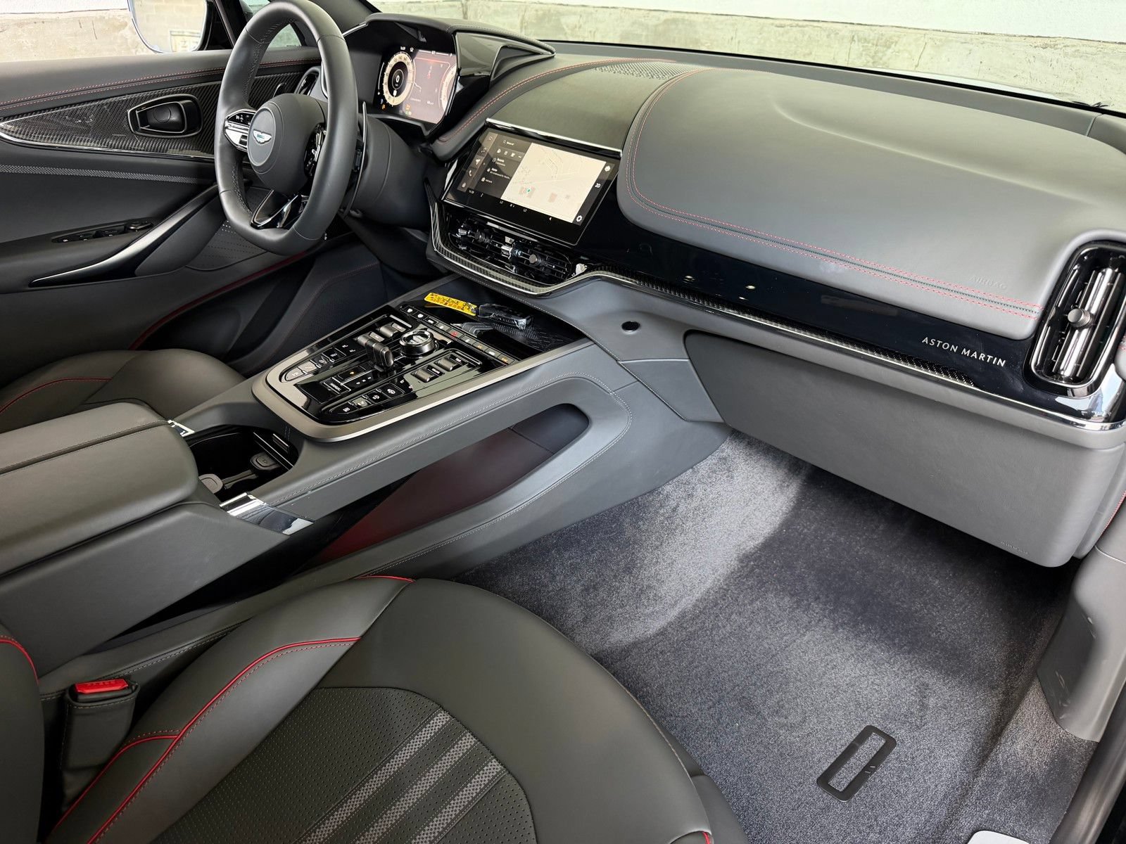 Used 2025 Aston Martin DBX 707 AWD/4WD image 17