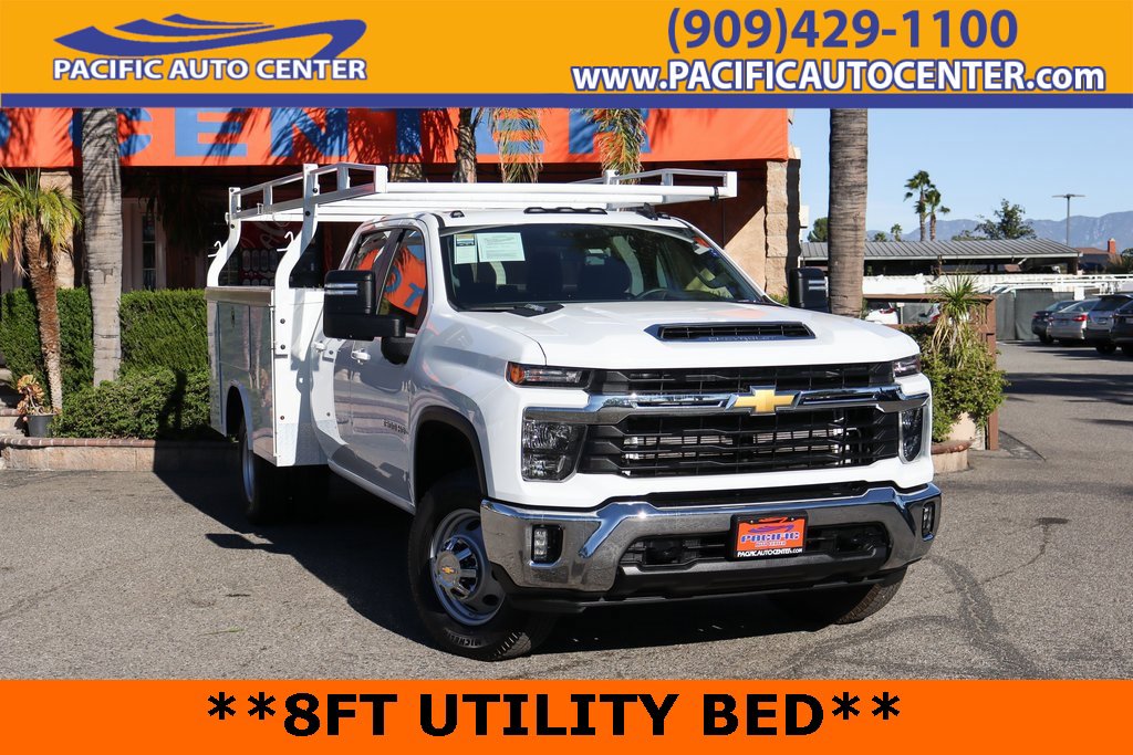 Used 2025 Chevrolet Silverado 3500 LT w/ Convenience Package image 1