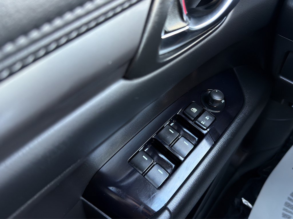 Used 2020 MAZDA CX-5 Touring FWD image 11