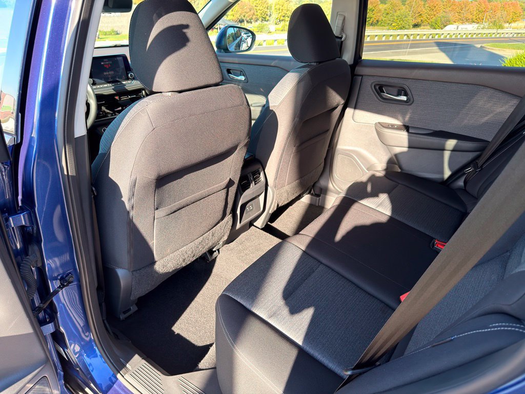 Used 2021 Nissan Rogue SV AWD/4WD image 32