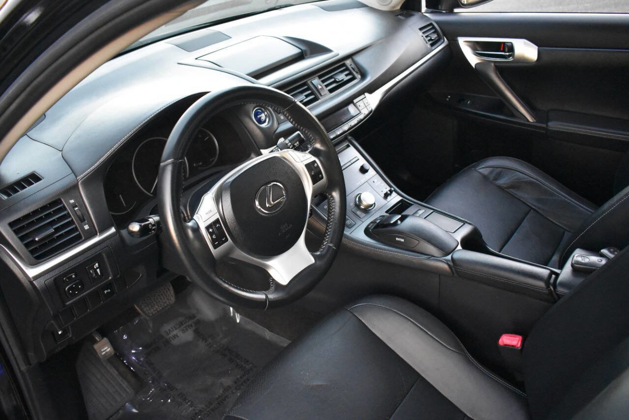 Used 2013 Lexus CT 200h image 34