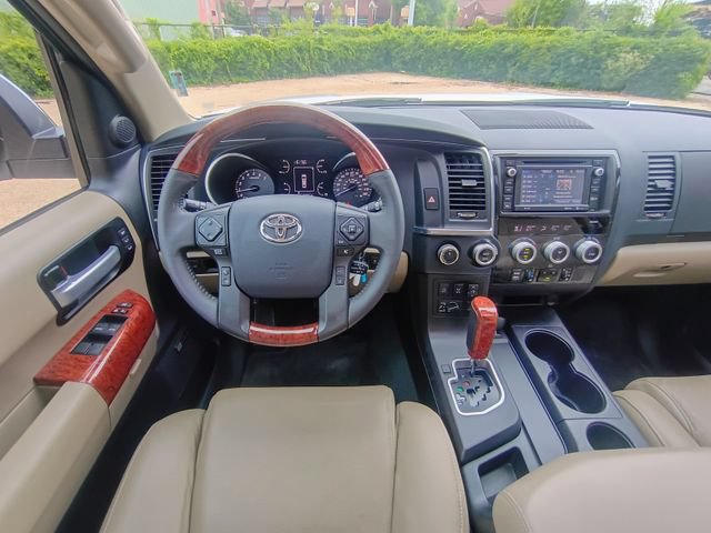 Used 2018 Toyota Sequoia Platinum AWD/4WD image 30