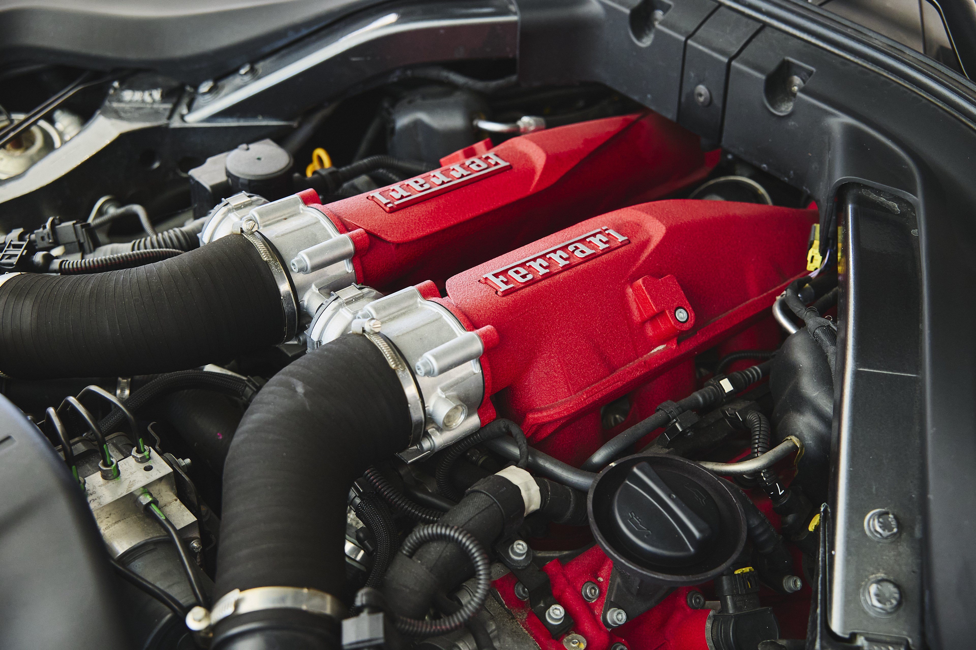 Used 2019 Ferrari Portofino RWD image 12