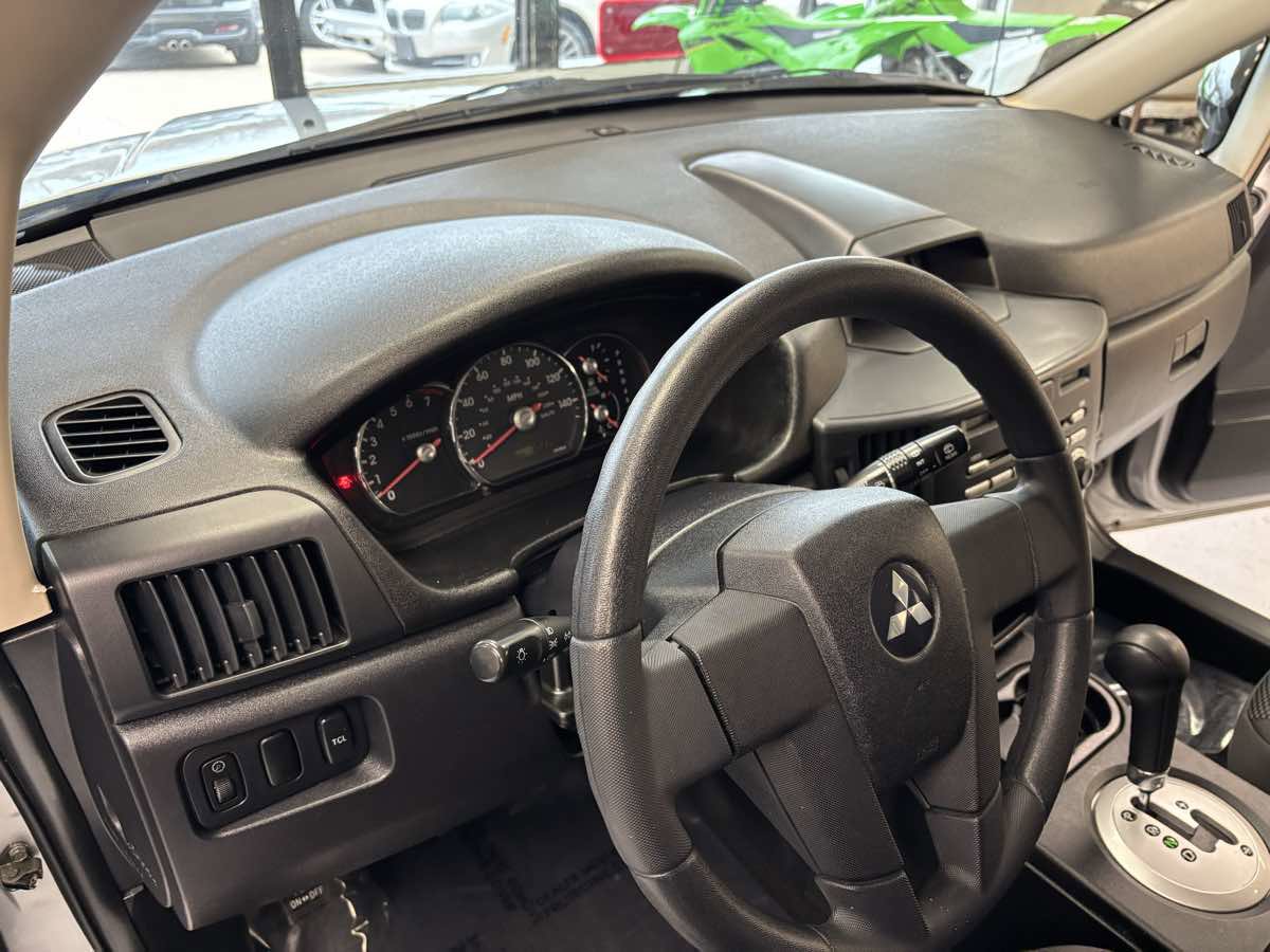 Used 2007 Mitsubishi Endeavor LS image 13