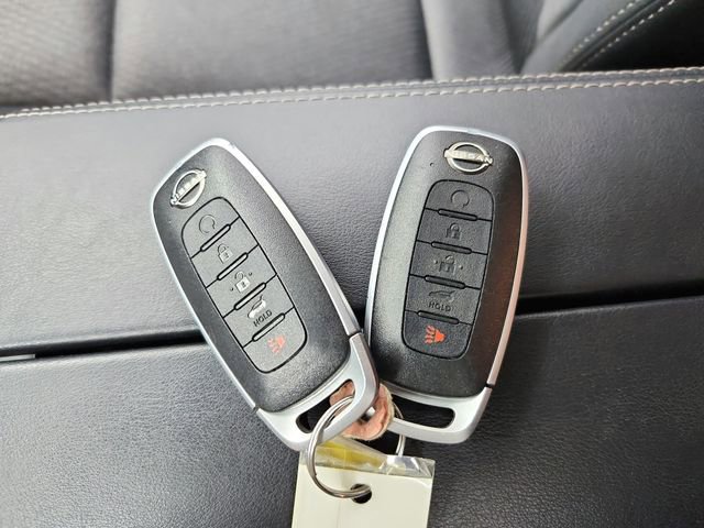 Used 2025 Nissan Rogue SV FWD image 33