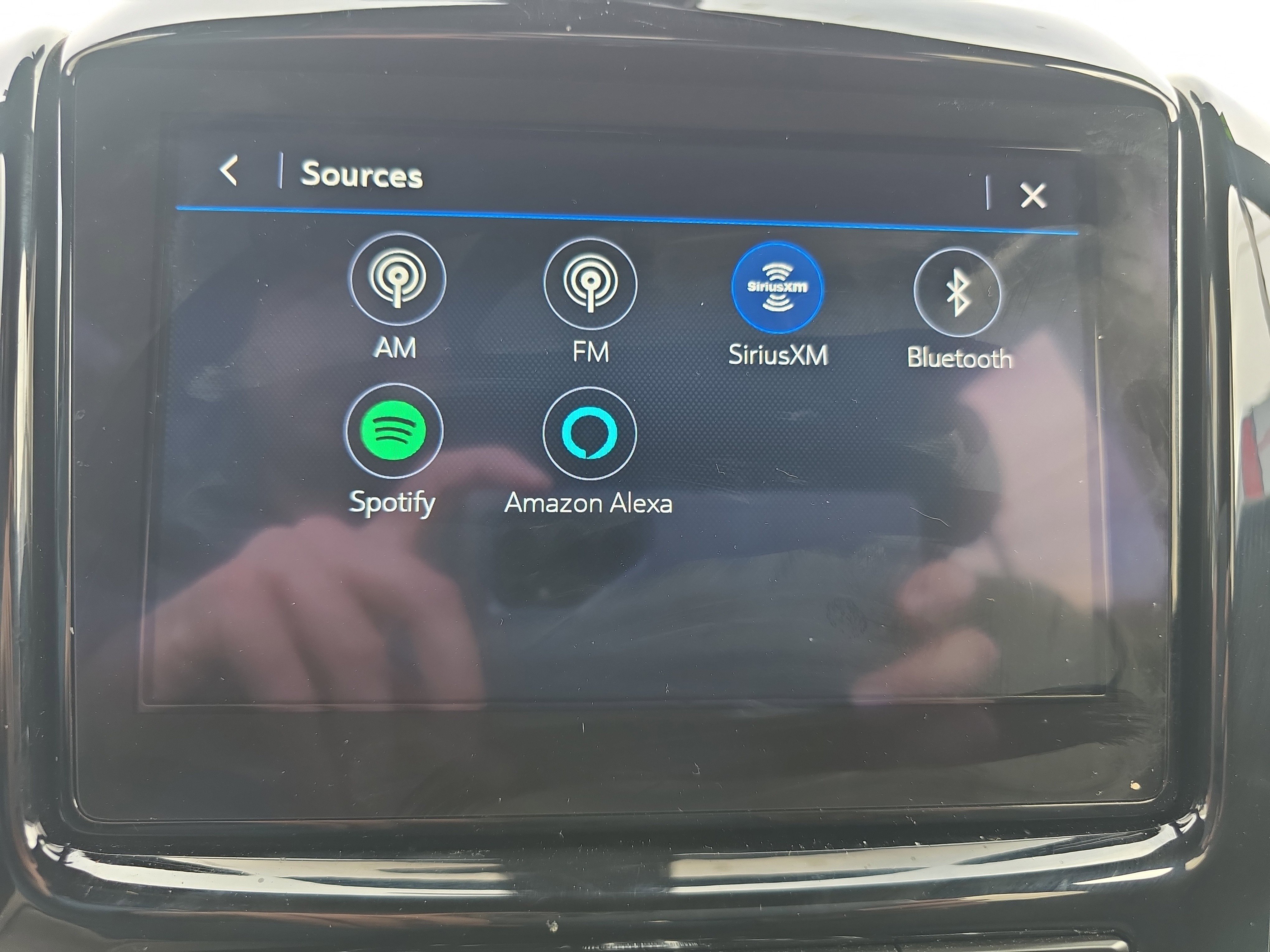 Used 2023 Chevrolet Traverse LT image 32