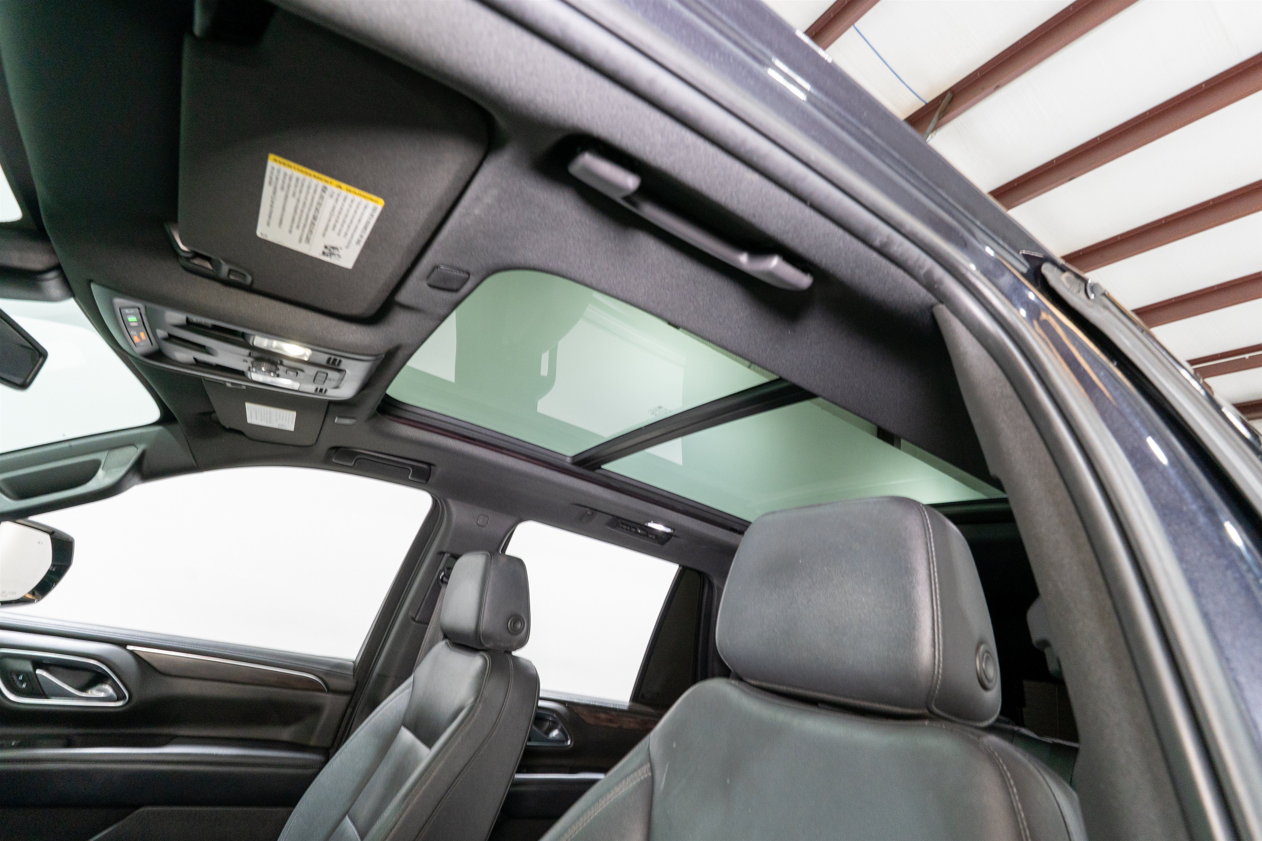 Used 2022 Chevrolet Tahoe LT w/ Luxury Package AWD/4WD image 15