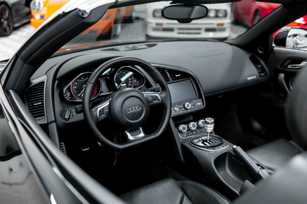 Used 2011 Audi R8 V10 AWD/4WD image 2