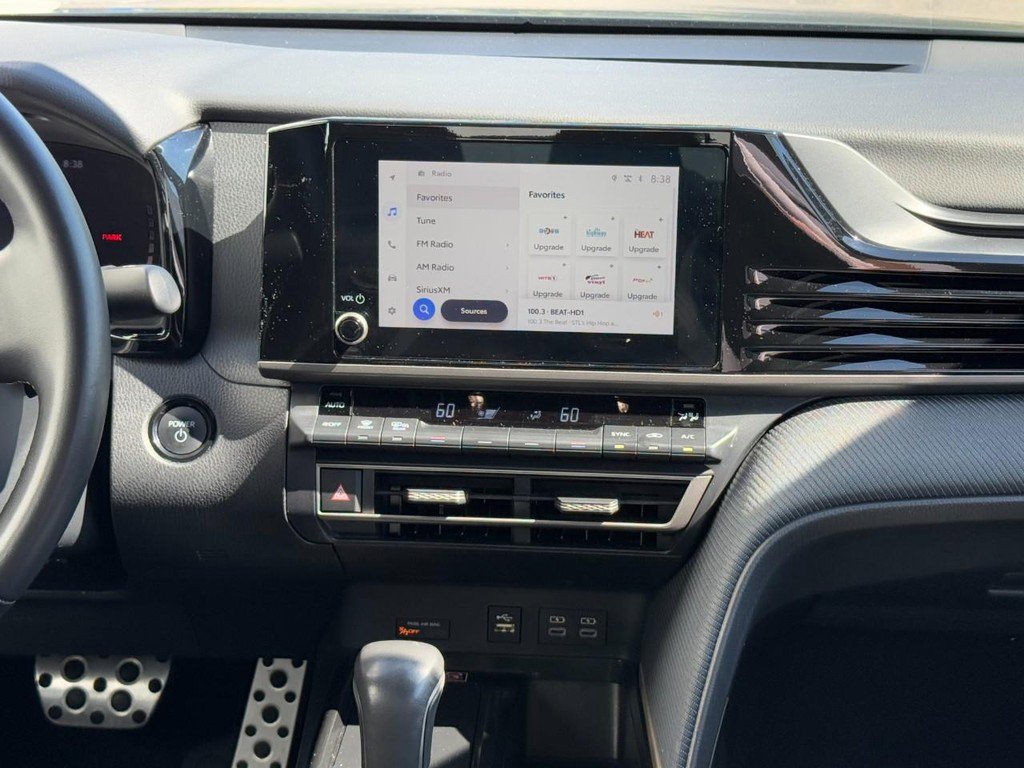 Used 2025 Toyota Camry Hybrid image 13