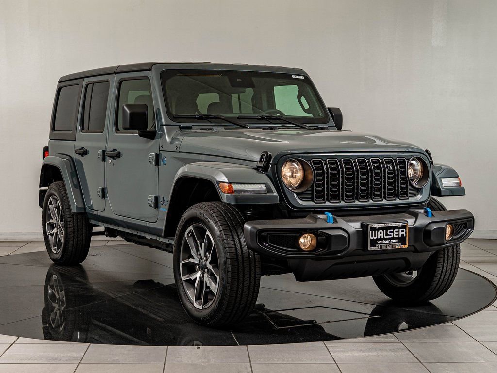 Used 2024 Jeep Wrangler Unlimited image 12