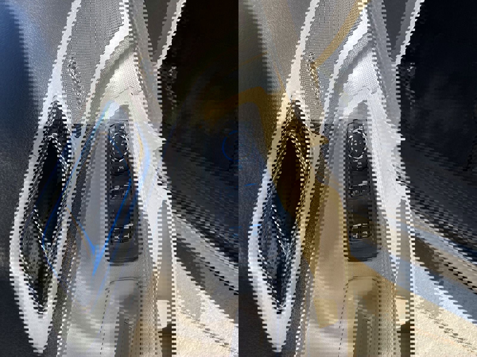 Used 2013 Ford Explorer XLT image 13