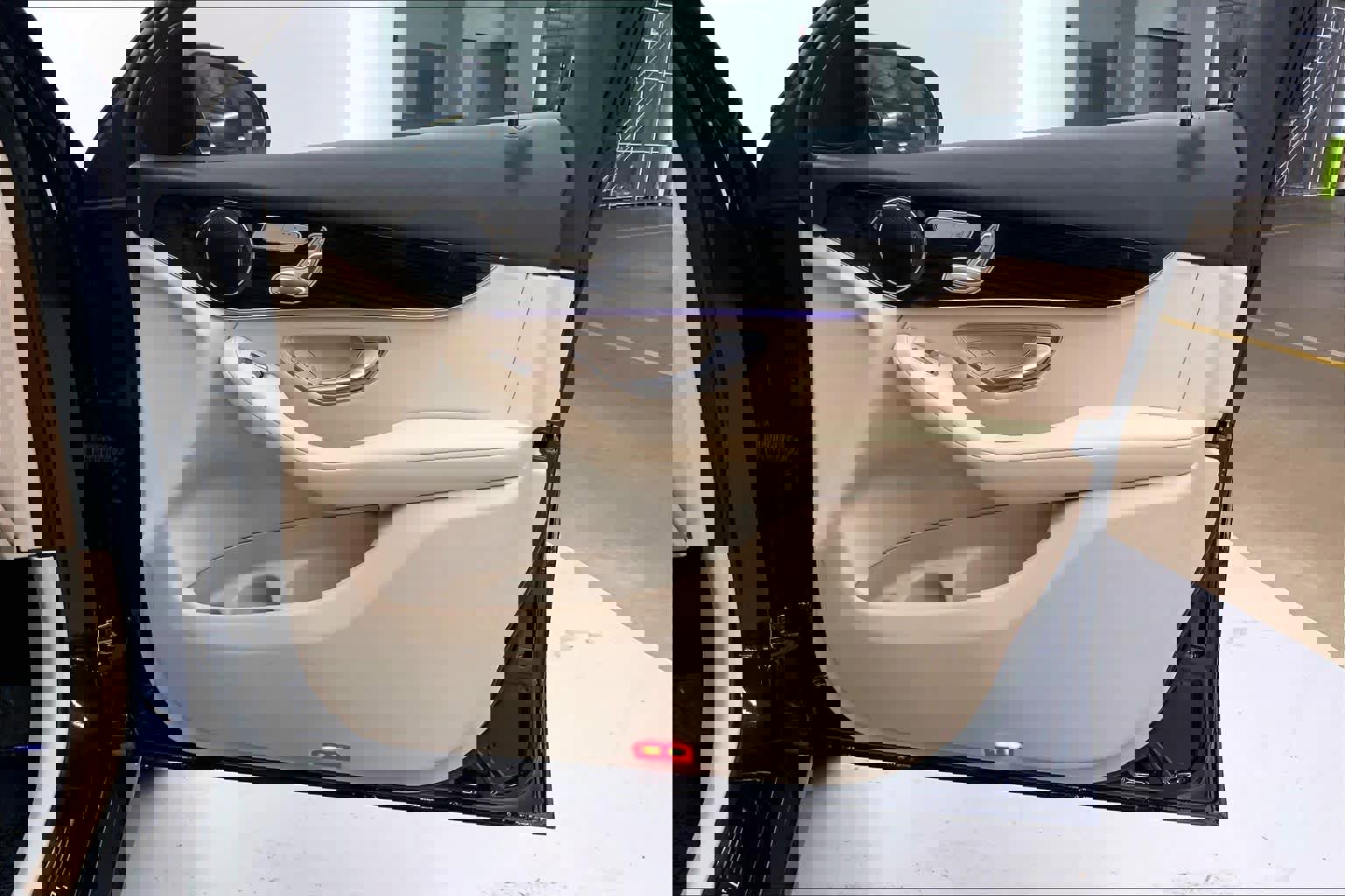 Used 2022 Mercedes-Benz GLC 300 image 9