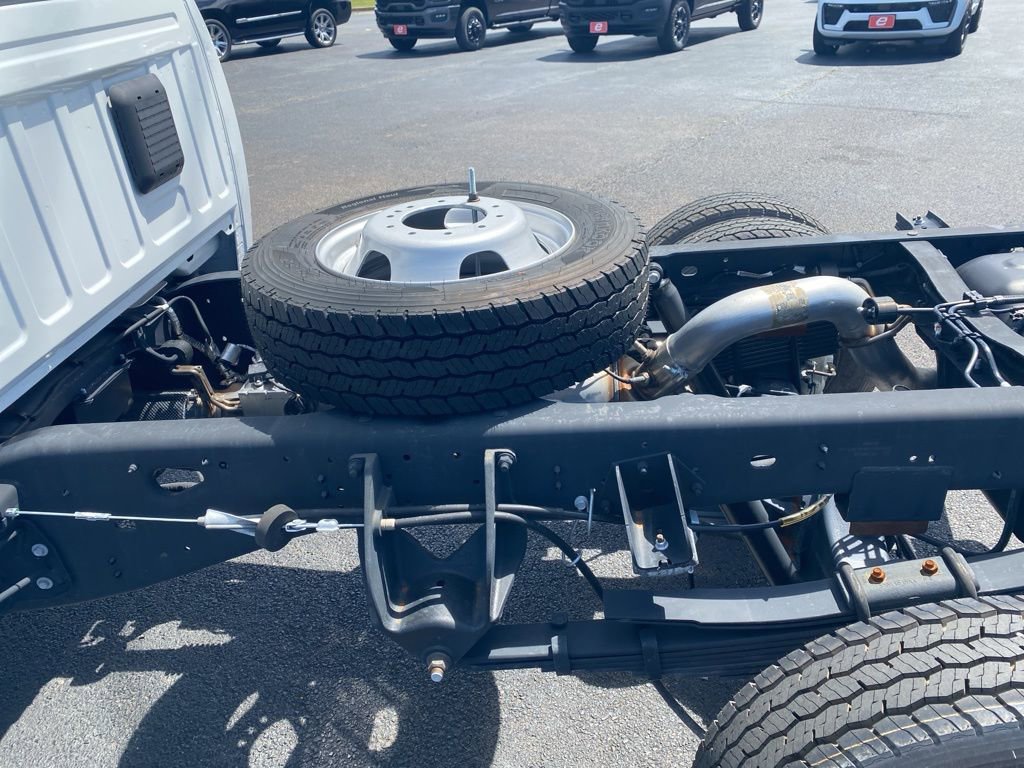 New 2026 RAM 5500 Tradesman AWD/4WD image 37