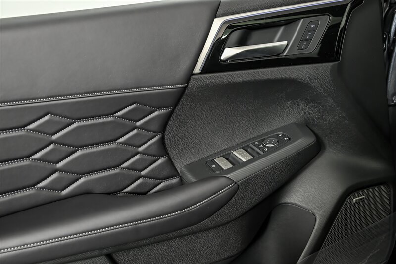 New 2026 Mitsubishi Outlander SEL AWD/4WD image 8