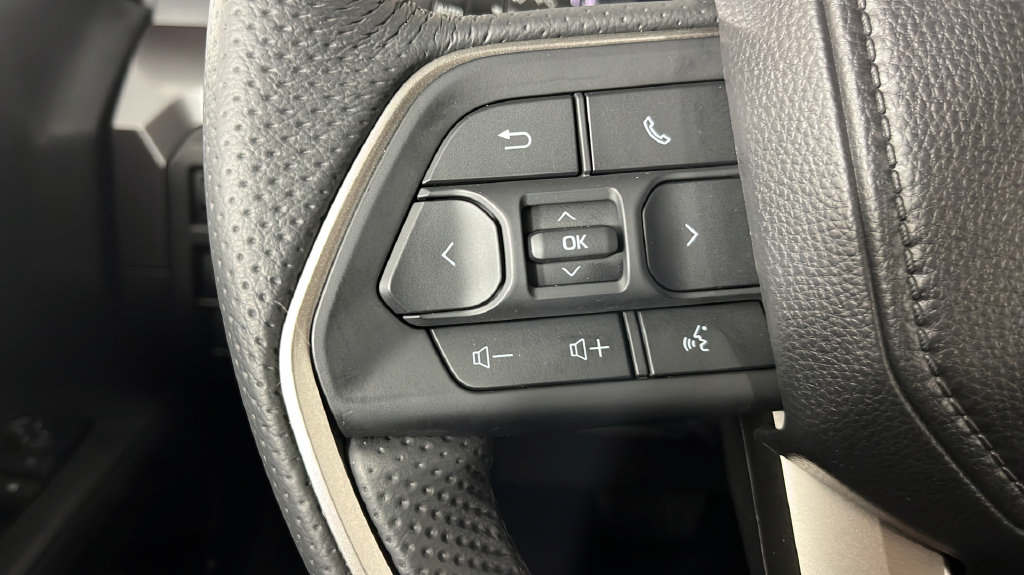Used 2025 Toyota Tacoma SR5 w/ SR5 Upgrade Package AWD/4WD image 24