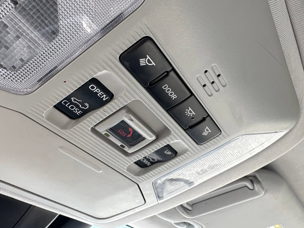 Used 2021 Toyota RAV4 XLE Premium AWD/4WD image 26