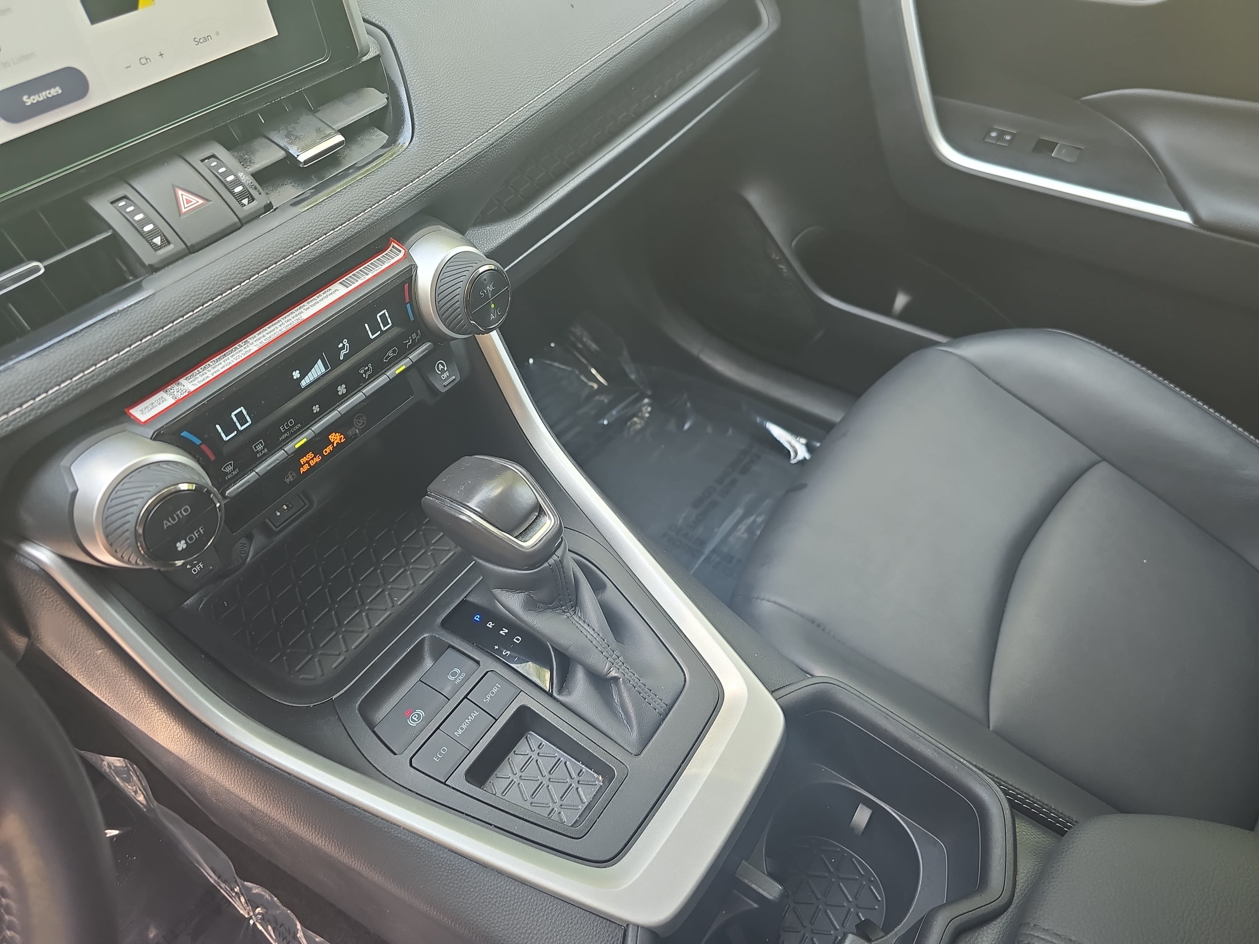 Used 2025 Toyota RAV4 XLE Premium FWD image 25
