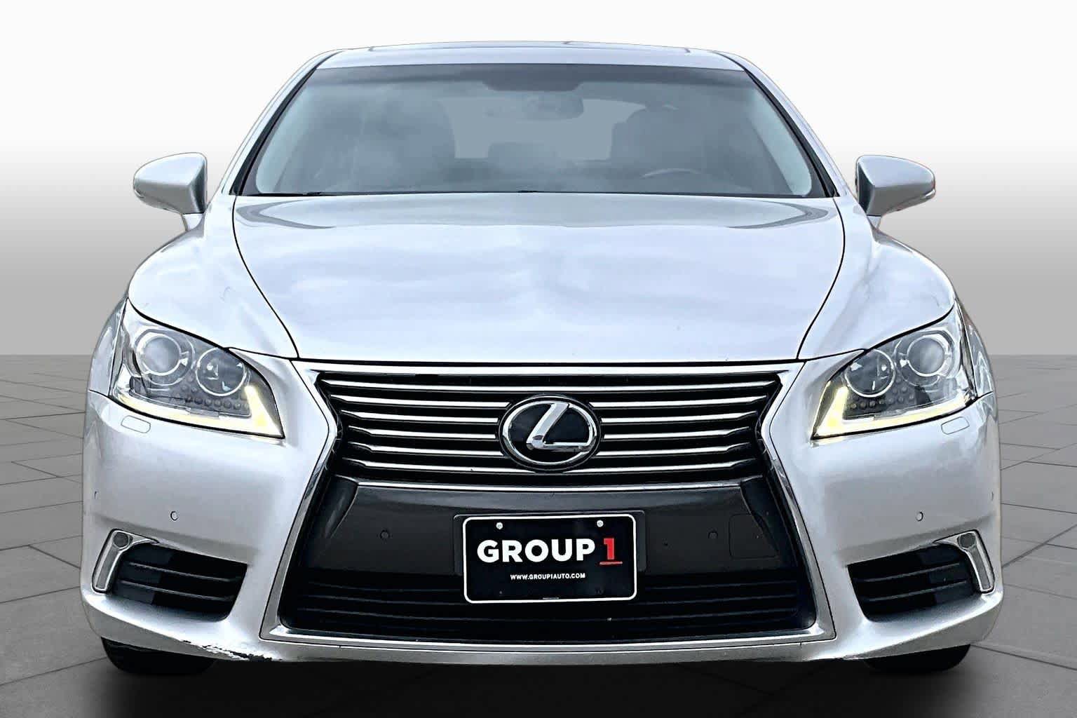 Used 2017 Lexus LS 460 L RWD image 4