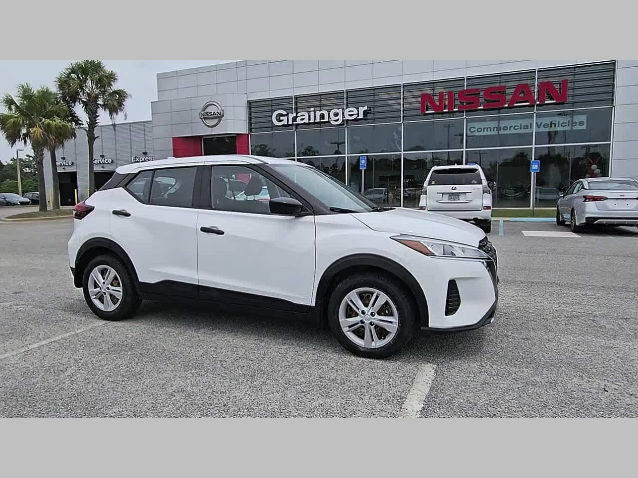 Used 2021 Nissan Kicks S FWD image 17