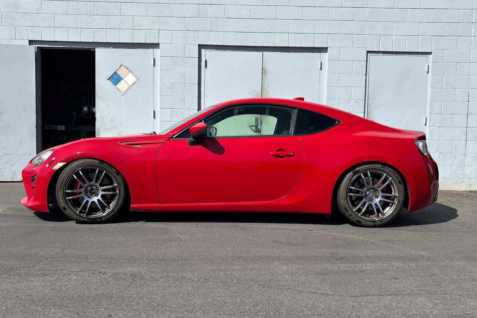 Used 2017 Toyota 86 RWD image 6